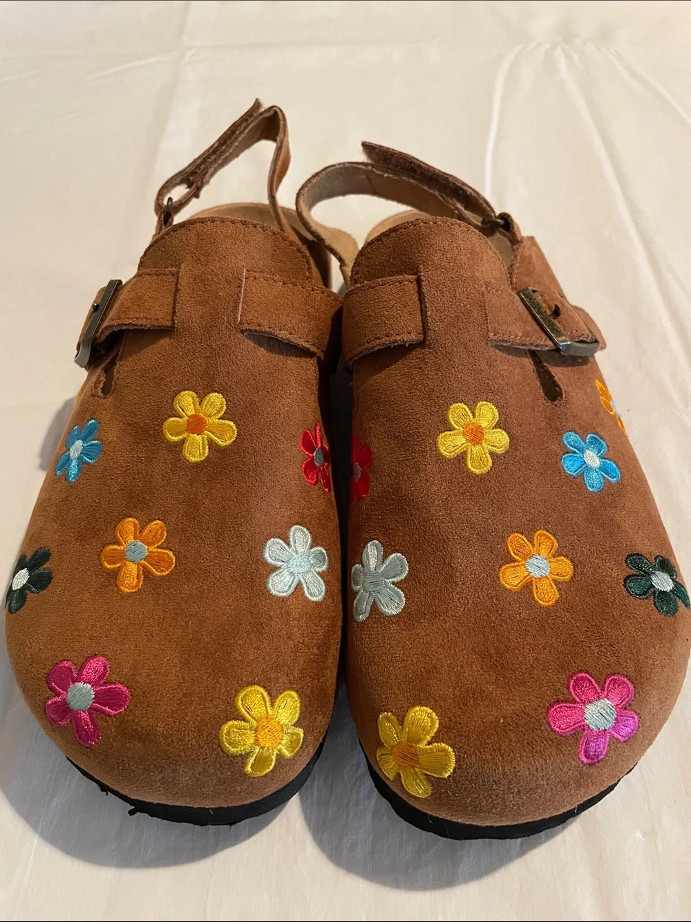 White Mountain Footbeds Kids Brown Suede Floral Embroidered Sandals